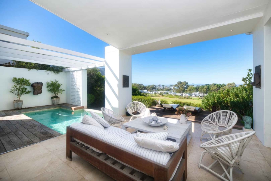 3 Bedroom Property for Sale in Fernkloof Estate Western Cape